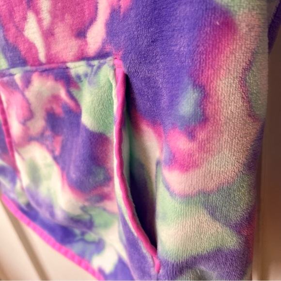 Lands End Girls Hoodie Size Small 7 - 8 Pullover Pink Purple Blue Pocket Soft - Picture 2 of 6